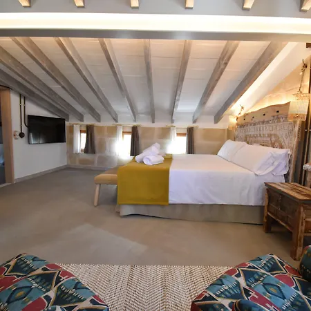 Calvario Plaza Польенса